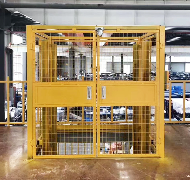 六盘水智能导轨式升降机亮相