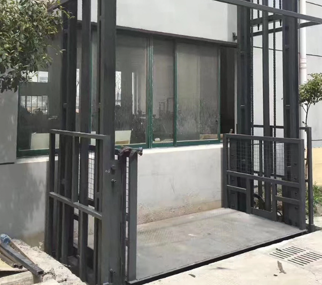 六盘水导轨式施工升降机助力民生工程提速增效